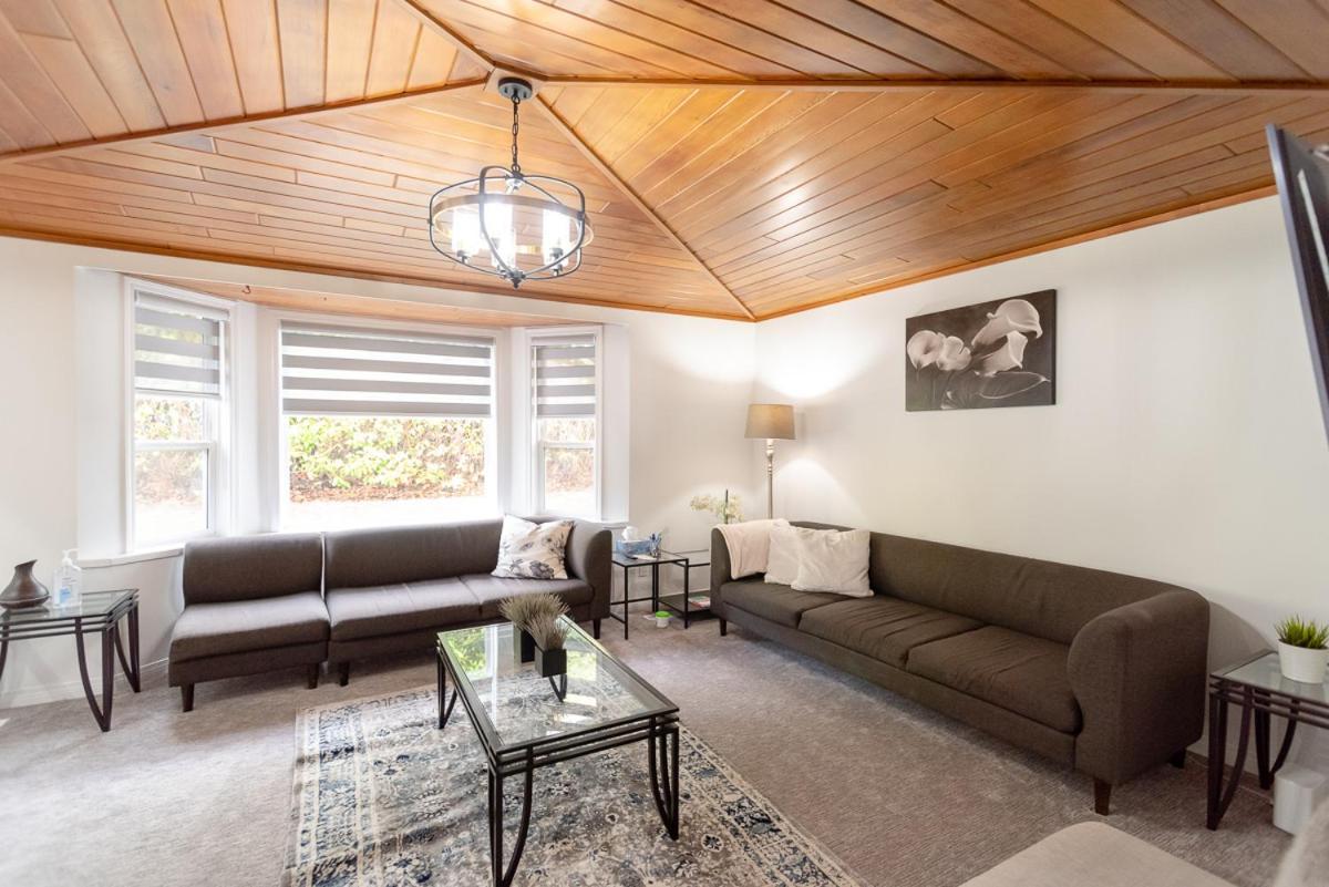 Spacious & Modern By The Beach White Rock Eksteriør bilde