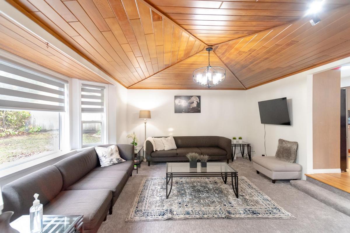 Spacious & Modern By The Beach White Rock Eksteriør bilde
